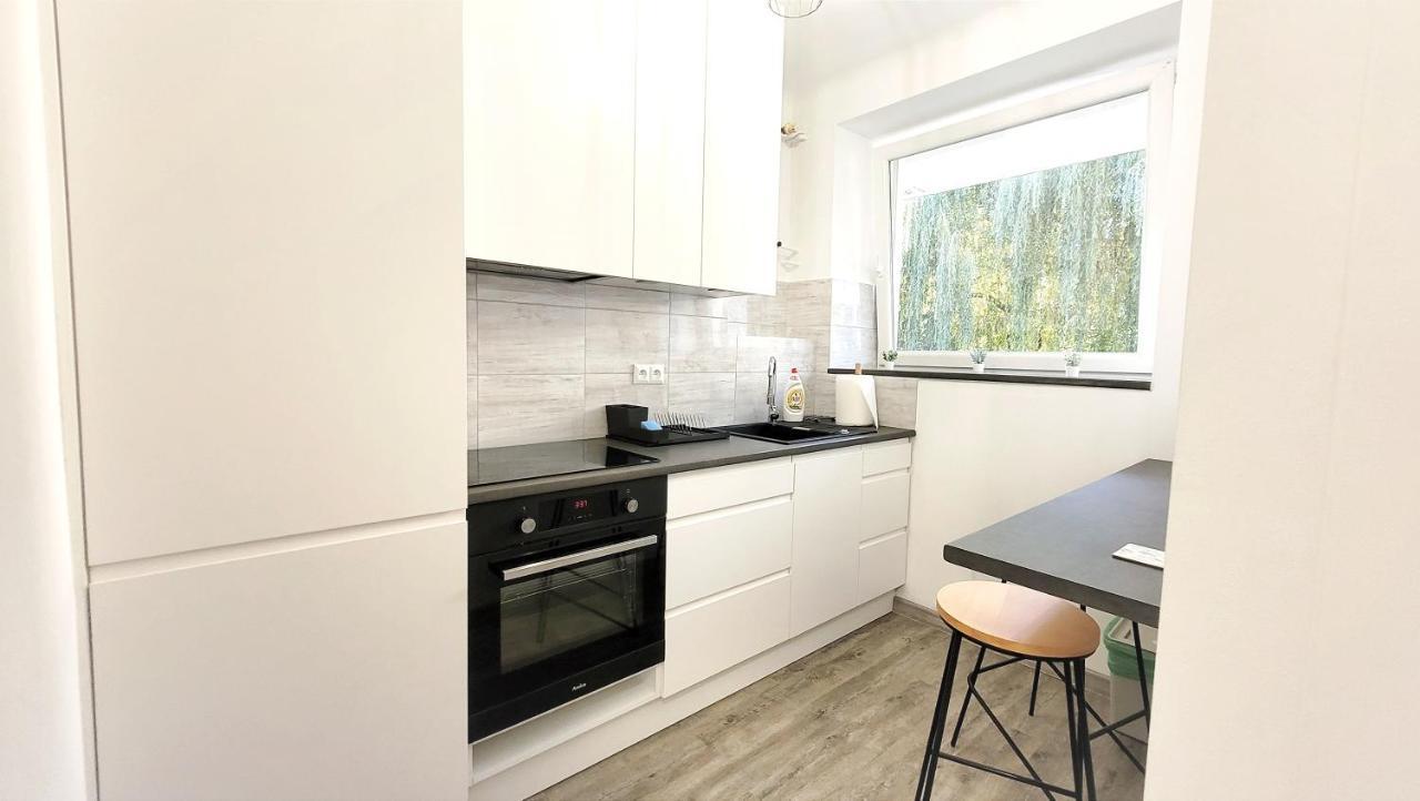Great Life - Apartment Next To Metro Station 바르샤바 외부 사진