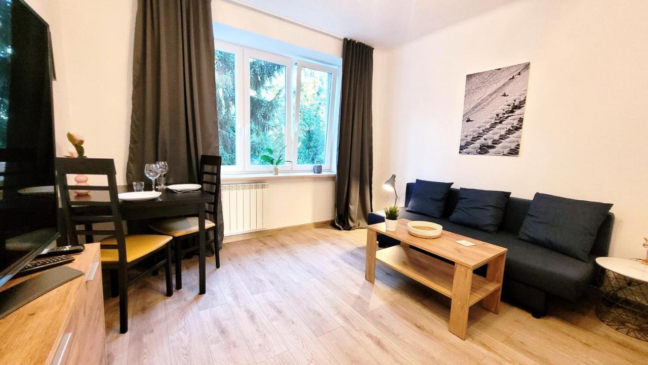 Great Life - Apartment Next To Metro Station 바르샤바 외부 사진