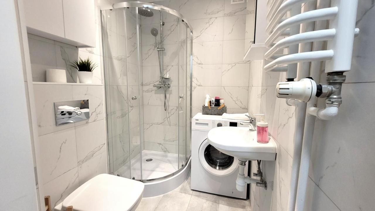 Great Life - Apartment Next To Metro Station 바르샤바 외부 사진